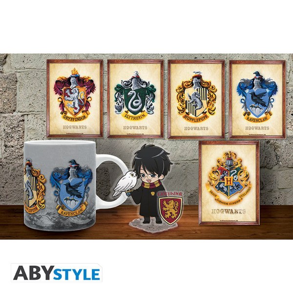 HARRY POTTER - Pack Mug 320 ml + Acryl® + Cartes postales « Poudlard »