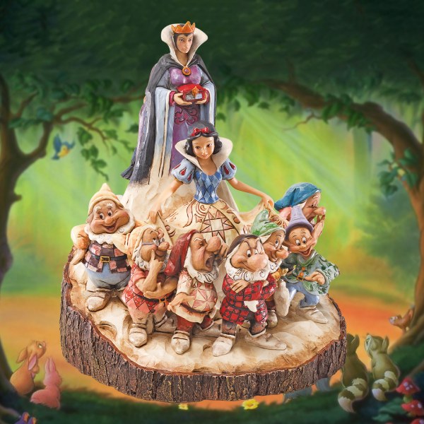 WOOD CARVED BLANCHE-NEIGE DISNEY TRADITIONS