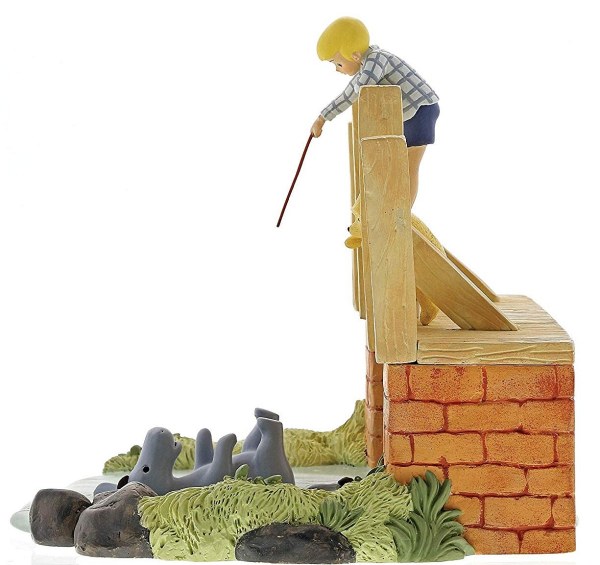 CLASSIC POOH FIGURINE DISNEY ENCHANTING