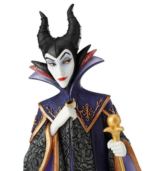 MALÉFIQUE POSE ROYALE DISNEY HAUTE COUTURE SHOWCASE