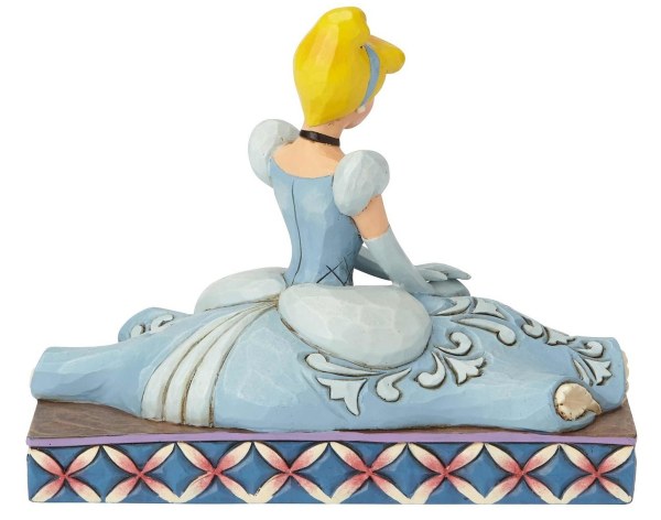 CENDRILLON EN POSE DISNEY TRADITIONS