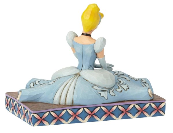 CENDRILLON EN POSE DISNEY TRADITIONS