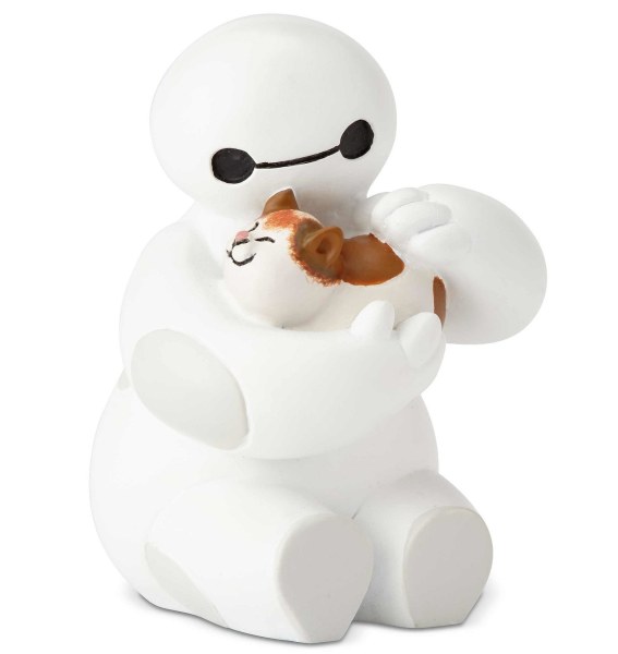 BAYMAX CARESSE UN CHAT DISNEY SHOWCASE