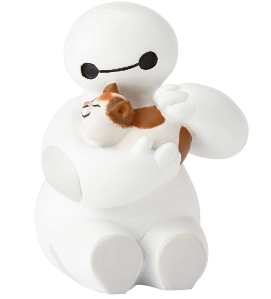 BAYMAX CARESSE UN CHAT DISNEY SHOWCASE
