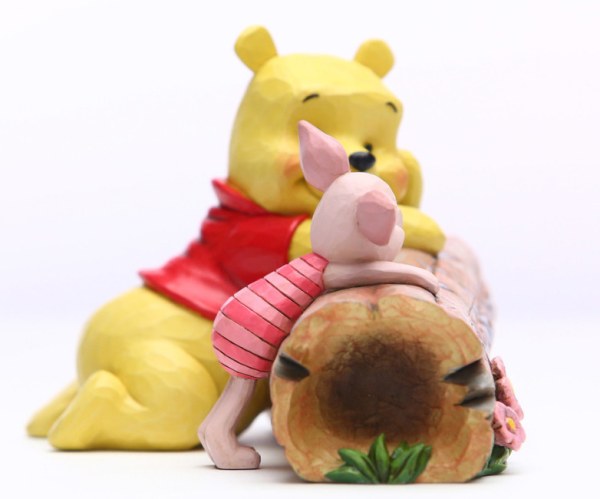 WINNIE ET PORCINET SUR LA BUCHE - DISNEY TRADITIONS