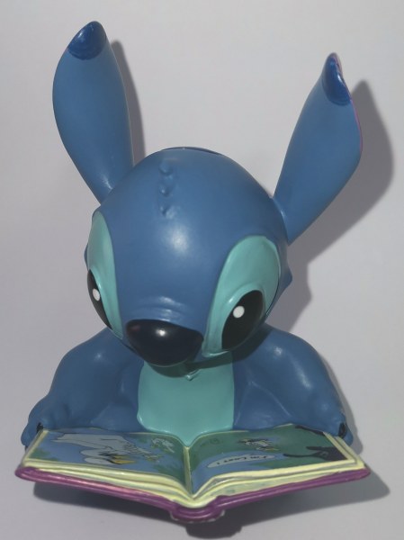 MINI STITCH AVEC LIVRE - DISNEY SHOWCASE