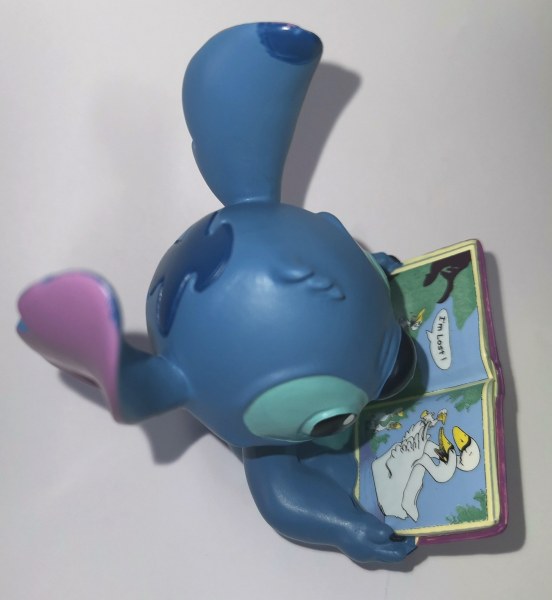 MINI STITCH AVEC LIVRE - DISNEY SHOWCASE