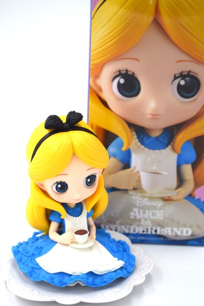 ALICE ASSISE - DISNEY Q POSKET
