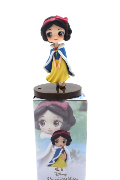 MINI BLANCHE-NEIGE AVEC MANTEAU - DISNEY Q POSKET
