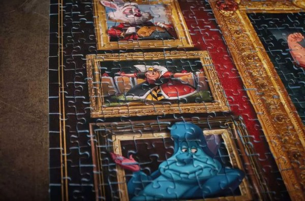 PUZZLE REINE DE COEUR ( 1000 PIÈCES ) - DISNEY