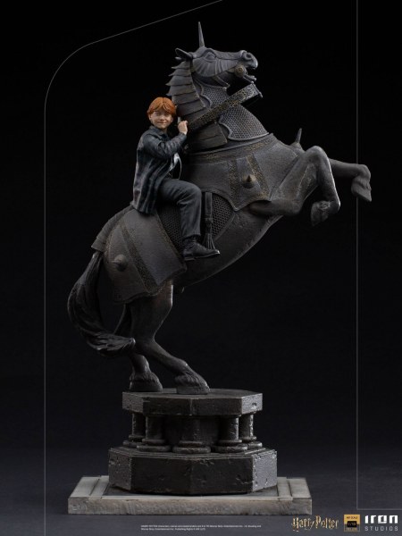 RON WEASLEY À L'ÉCHIQUIER MAGIQUE ART SCALE - HARRY POTTER