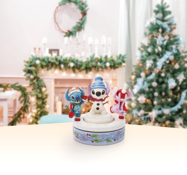 STITCH & ANGEL CONSTRUISENT UN BONHOMME DE NEIGE ROTATIF - DISNEY TRADITIONS