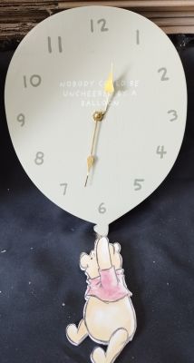 Horloge murale ballon Disney Winnie L'ourson